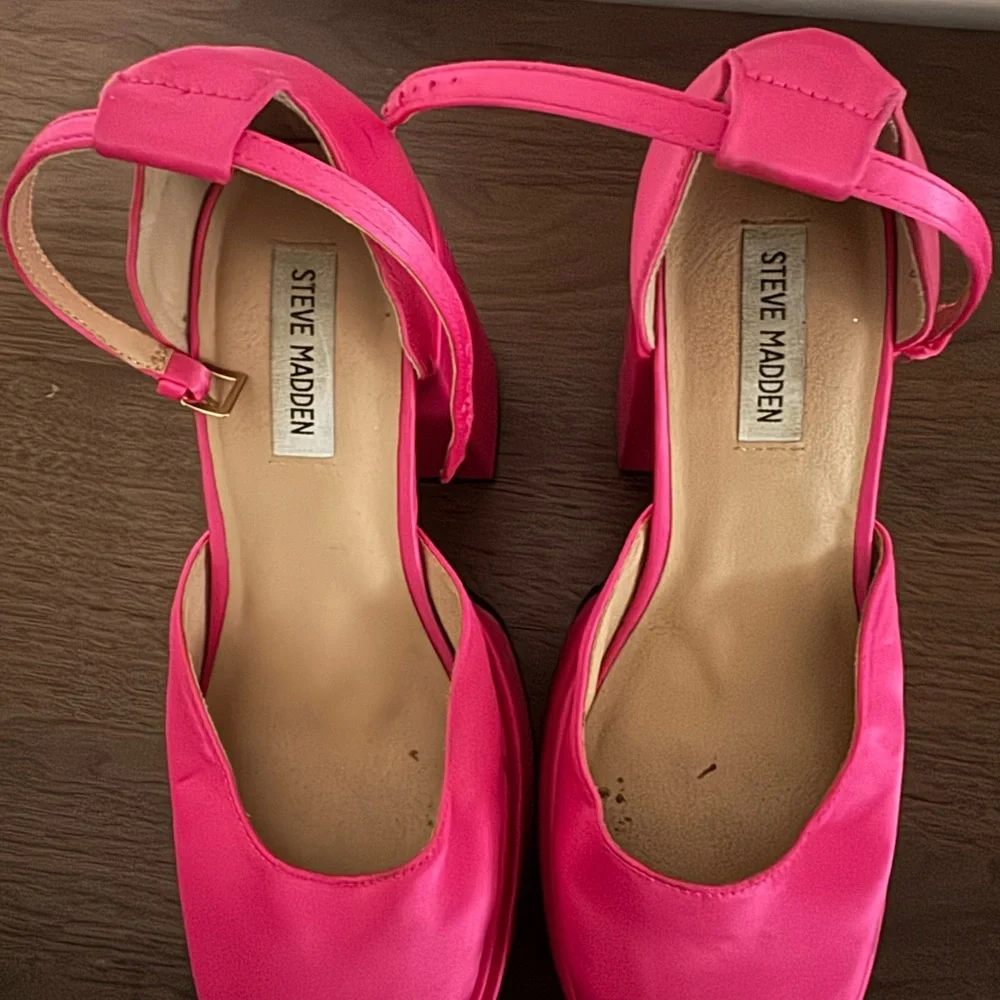 Steve Madden Fuchsia Satin Platform Heels - Picture 4 of 5